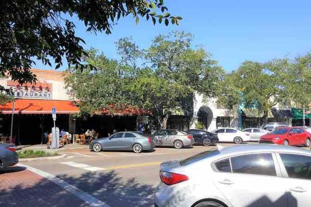 Stylish Bungalow Near Dining, Parks & Entertainment ジャクソンビル エクステリア 写真