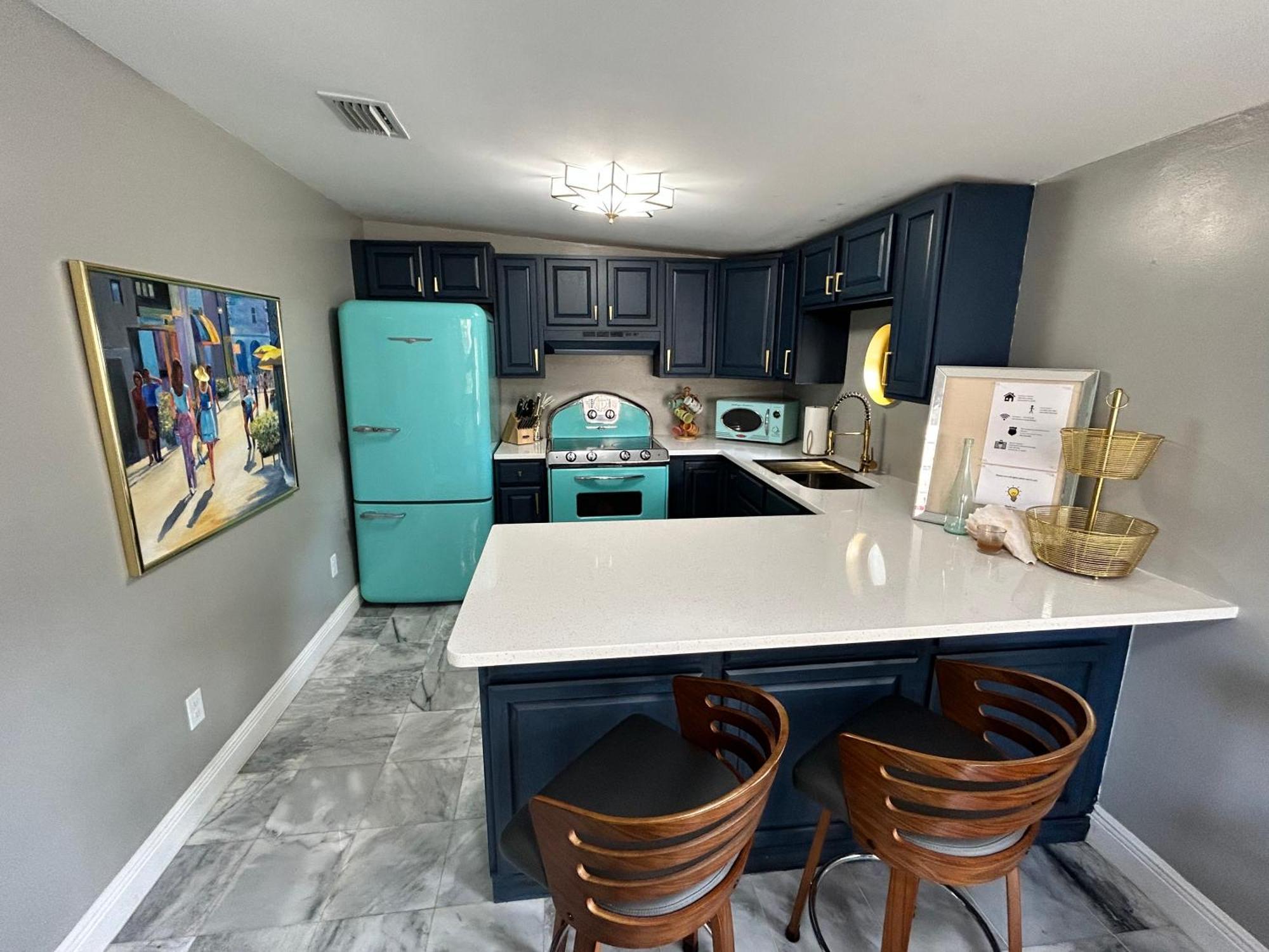 Stylish Bungalow Near Dining, Parks & Entertainment ジャクソンビル エクステリア 写真